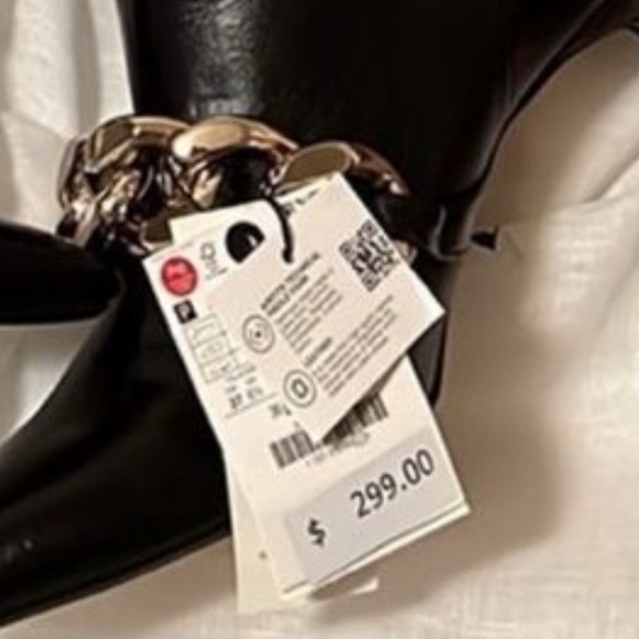 ZARA Elegant Black Knee-High Boots with Chain Detail - Picture 11 of 16